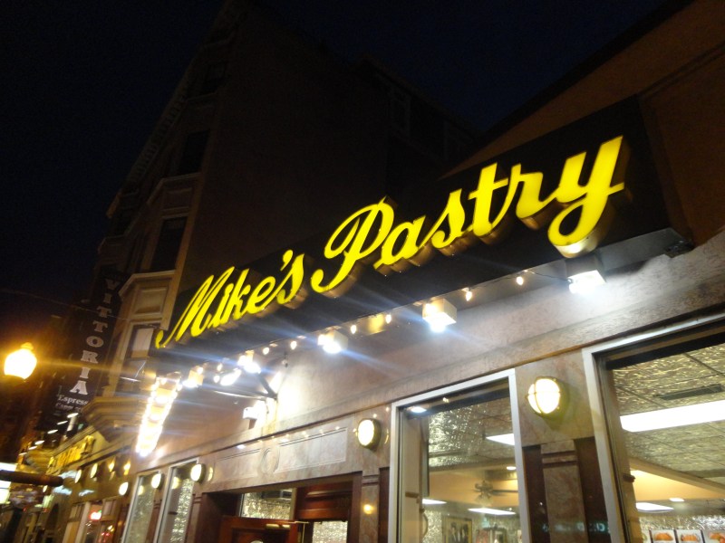 Mike's Pastry